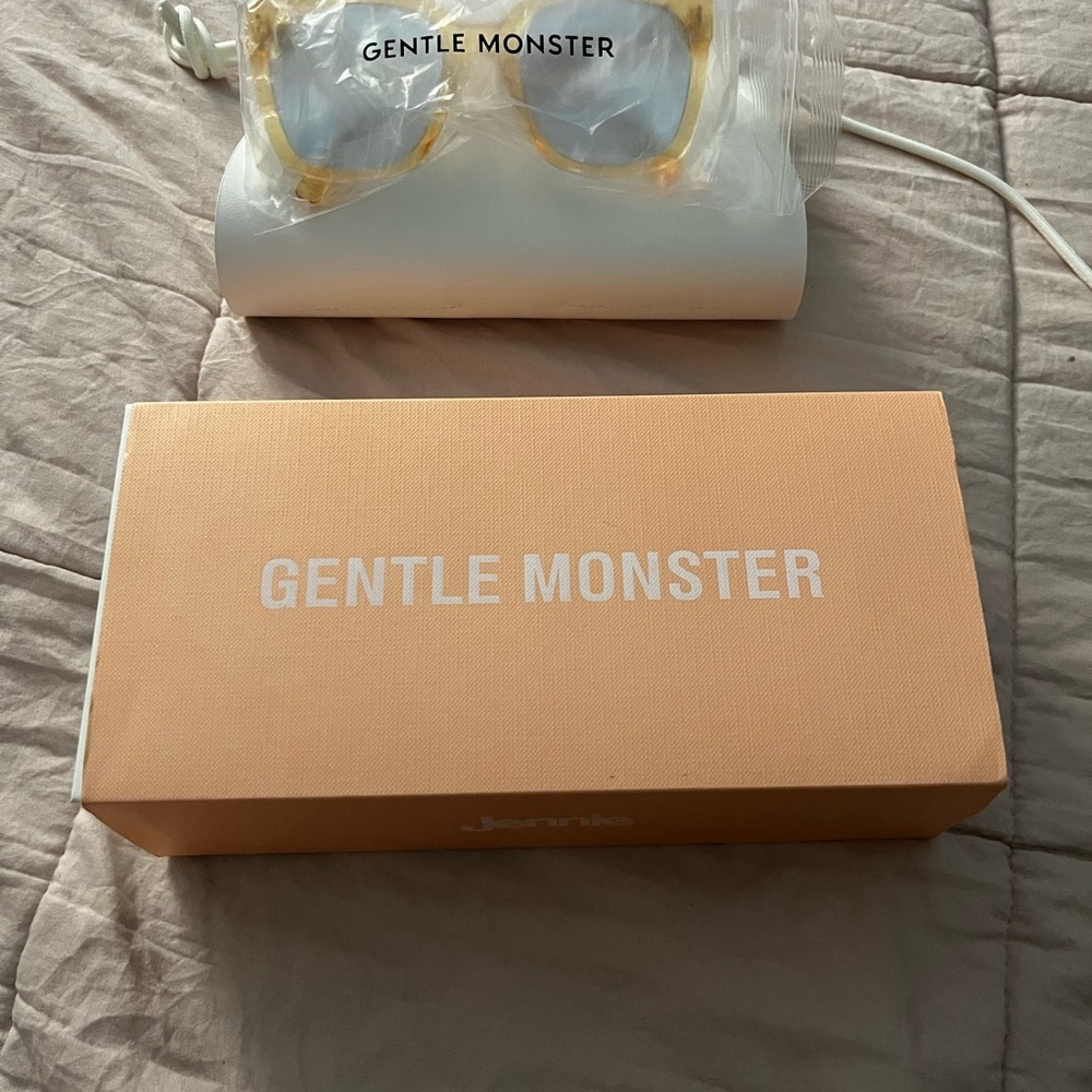 Blackpink Jennie x Gentle monster Kuku YC1